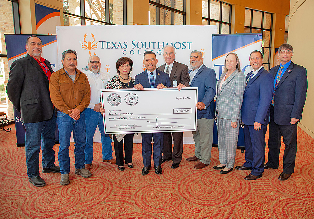 TSC sigue impulsando la economía local