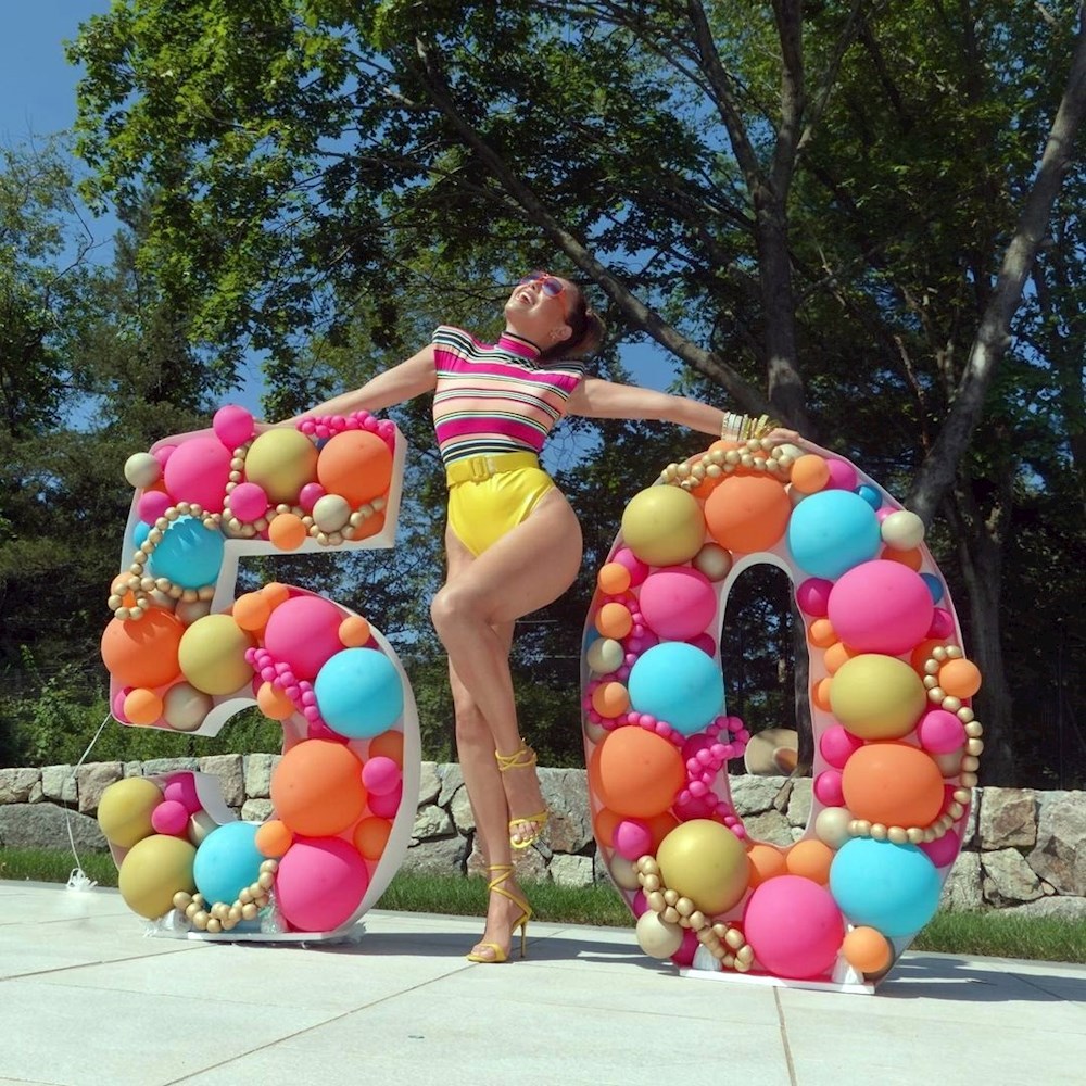 La reina de las telenovelas y cantante multiplatino Thalía llega a los 50