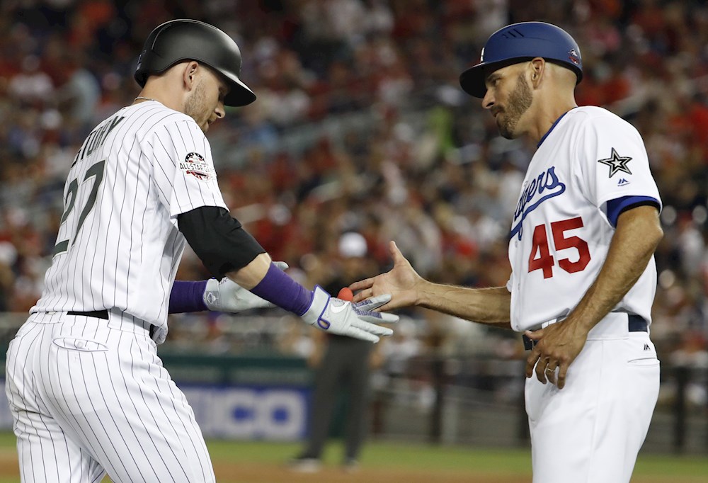 7-5. Story y Núñez jonronean contra los Padres, que ven a Arrieta lesionarse