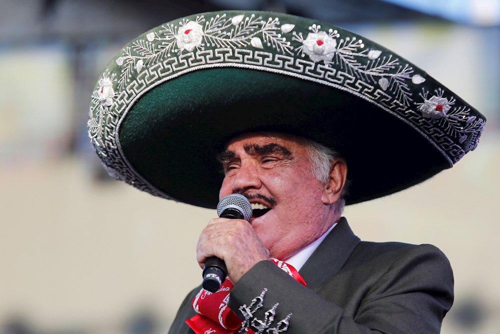Médicos reportan “grave pero estable” al cantante mexicano Vicente Fernández