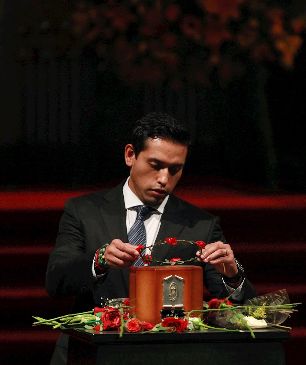 Hijo de Juan Gabriel pide a Diego Verdaguer detener estreno de tema inédito