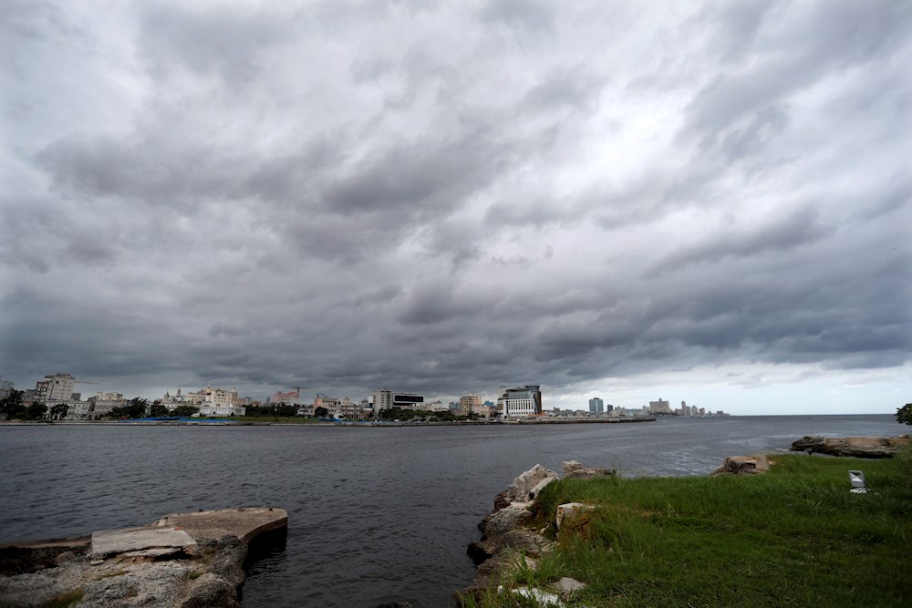 La tormenta Nicholas avanza por el Golfo de México rumbo a la costa de Texas