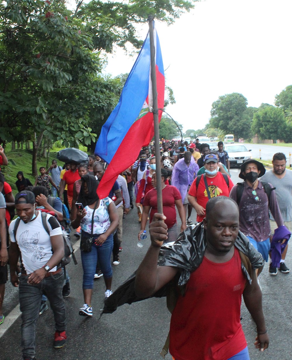 Una tercera caravana migrante parte desde el sur de México