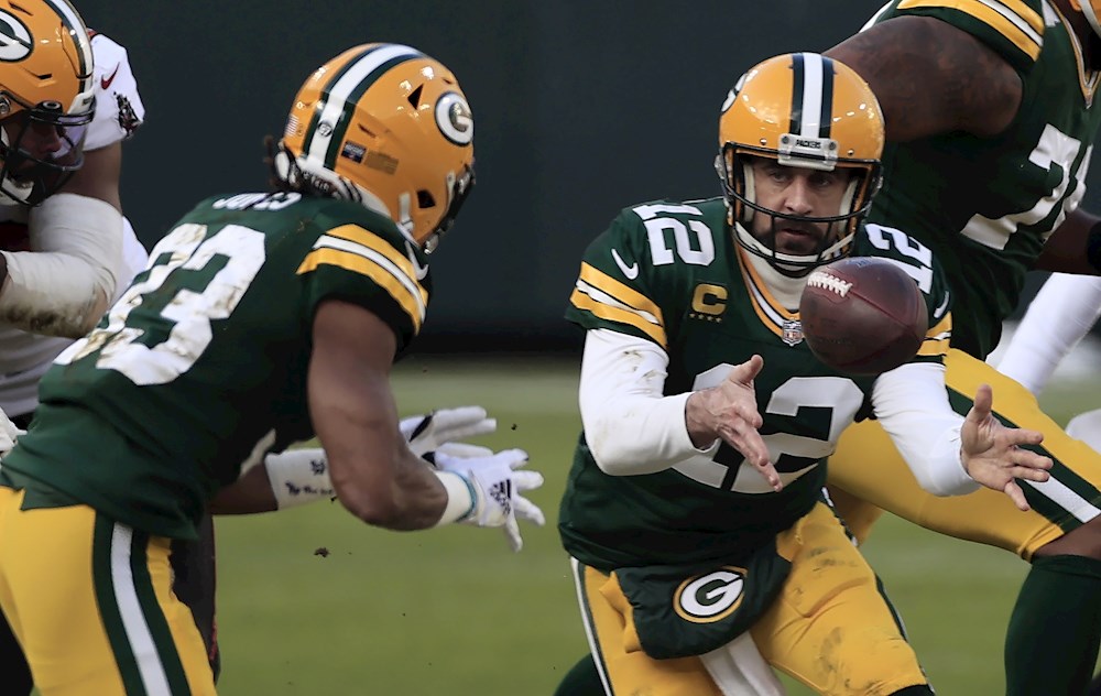 35-17. Rodgers y Jones surgen en la segunda mitad y los Packers arrollan a los Lions