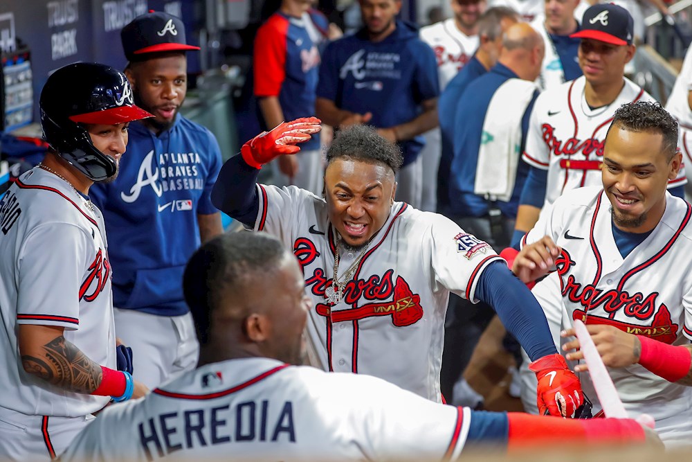 8-5. Albies jonronea en el triunfo de los Bravos