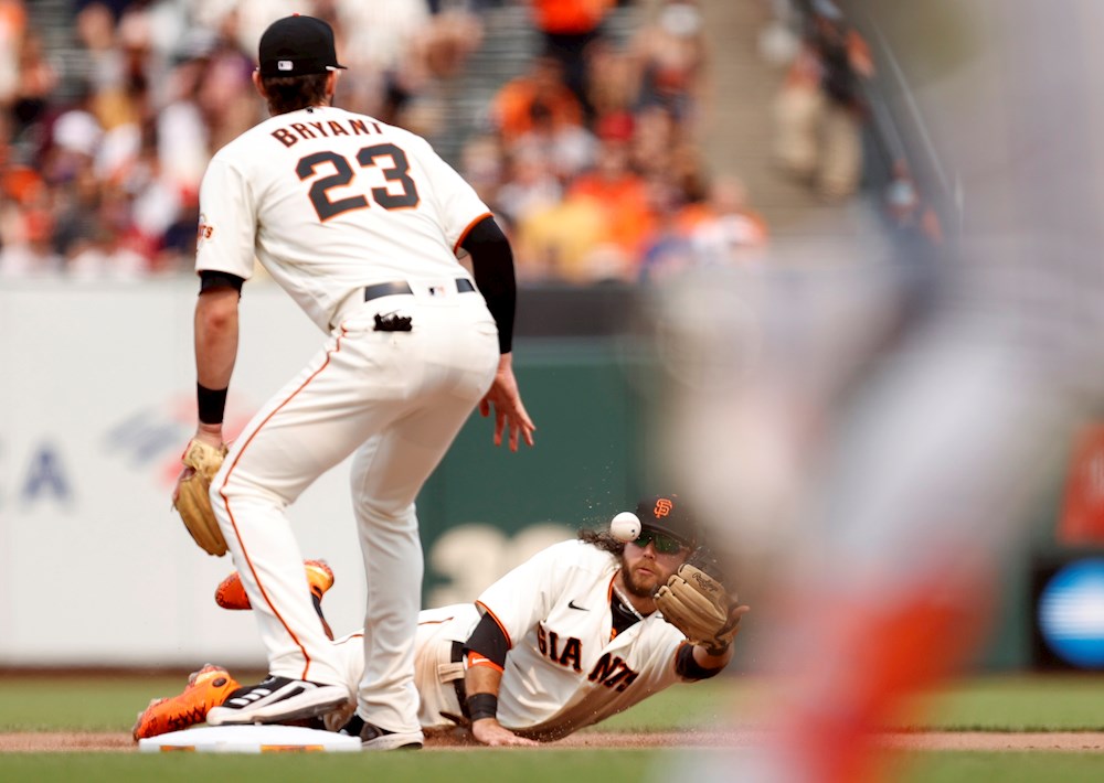 8-6. Bryant encabeza el ataque de los Gigantes, mejor marca en las mayores