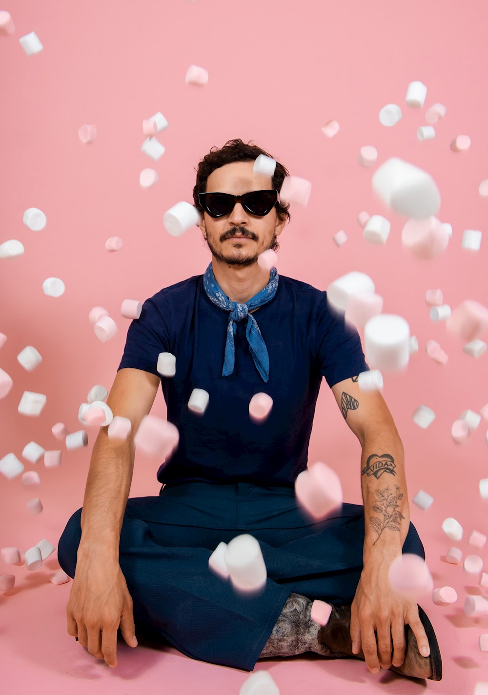 El mexicano Caloncho se abre a explorar la paleta de emociones en su música