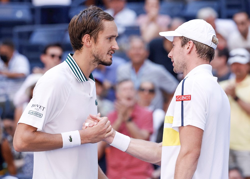 El ruso Medvedev alcanza por tercera vez consecutiva la semifinal del US Open