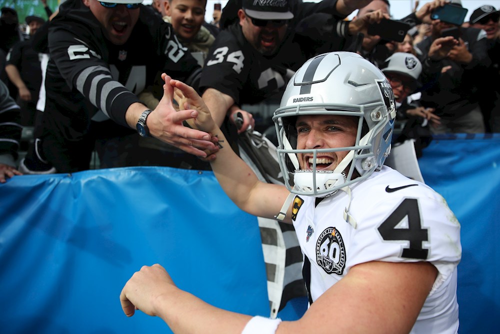 17-26. Carr vuelve a ser decisivo en ataque de Raiders ante Steelers