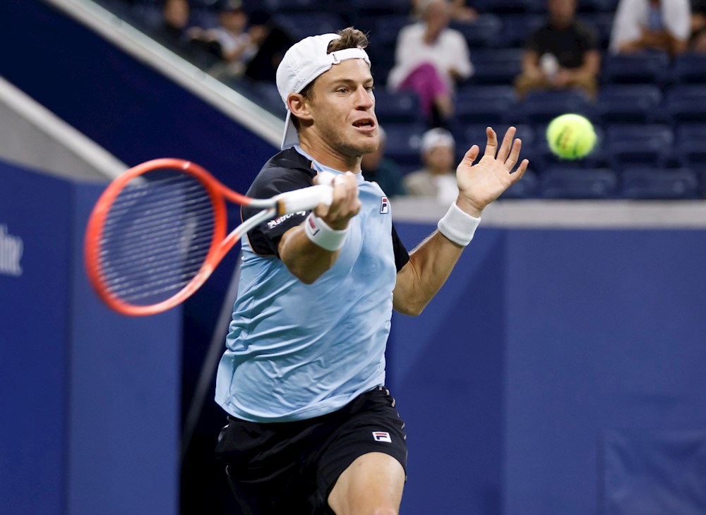 Schwartzman supera a Anderson pese a la lluvia torrencial del huracán Ida