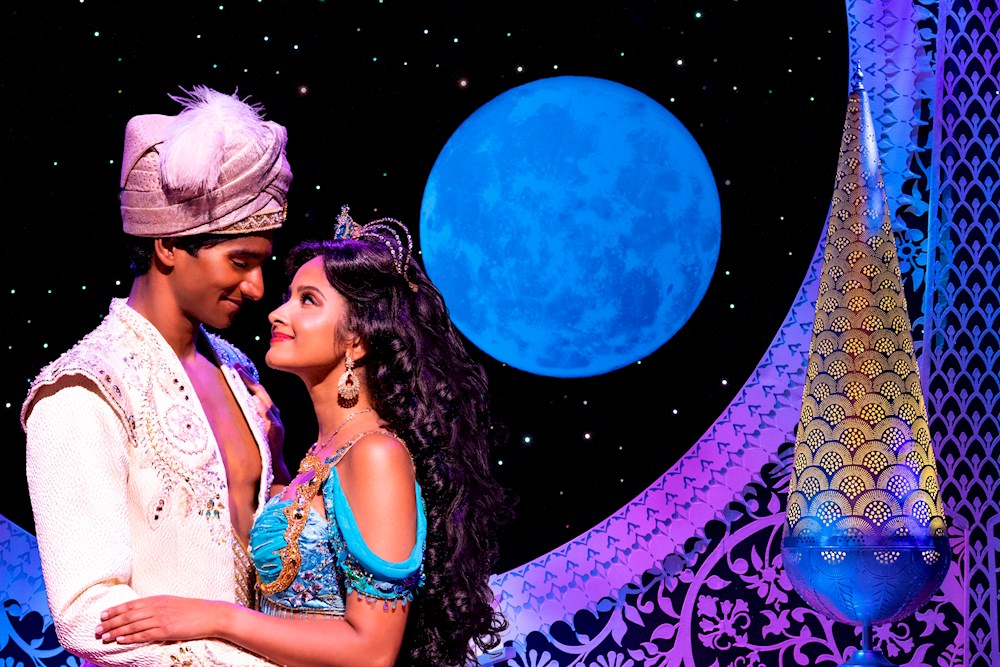 La covid-19 devuelve al genio de “Aladdin” a su lámpara tras salir a Broadway