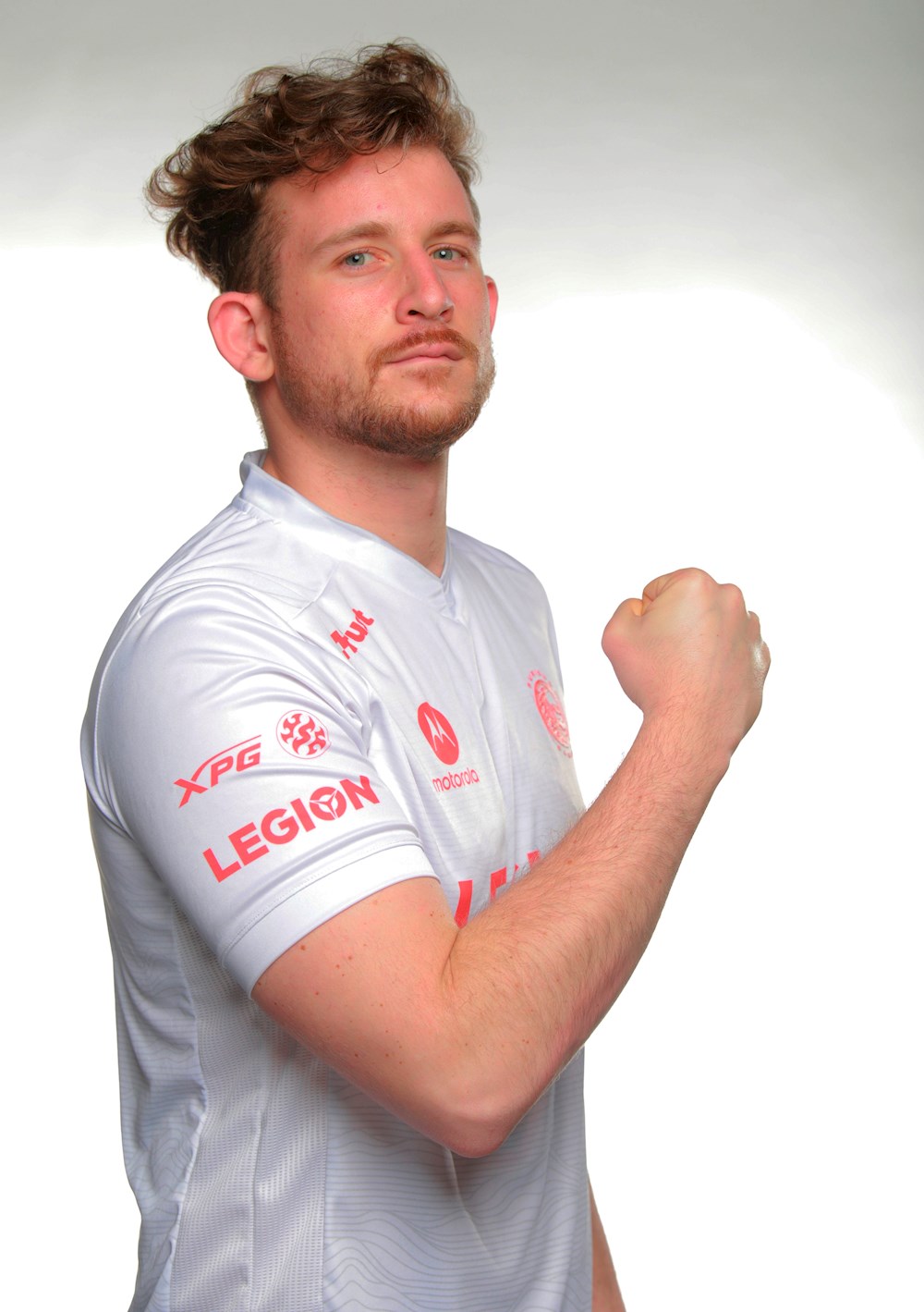 Mánager de Infinity dice que representar a bicampeón de LoL genera presión