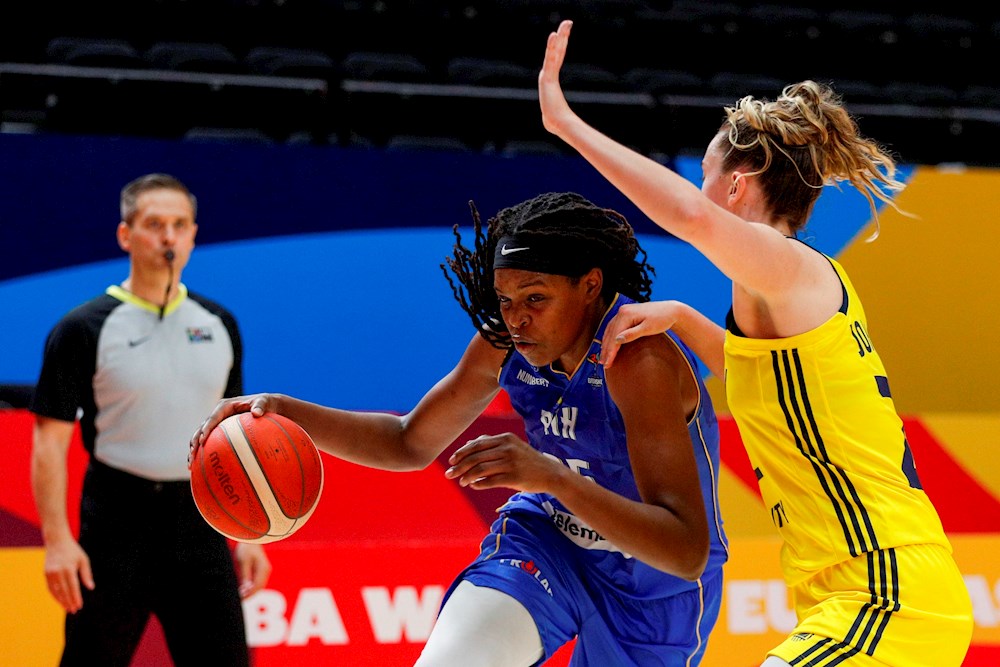 Sun tienen a Jonquel Jones como MVP y a Miller como Entrenador del Año