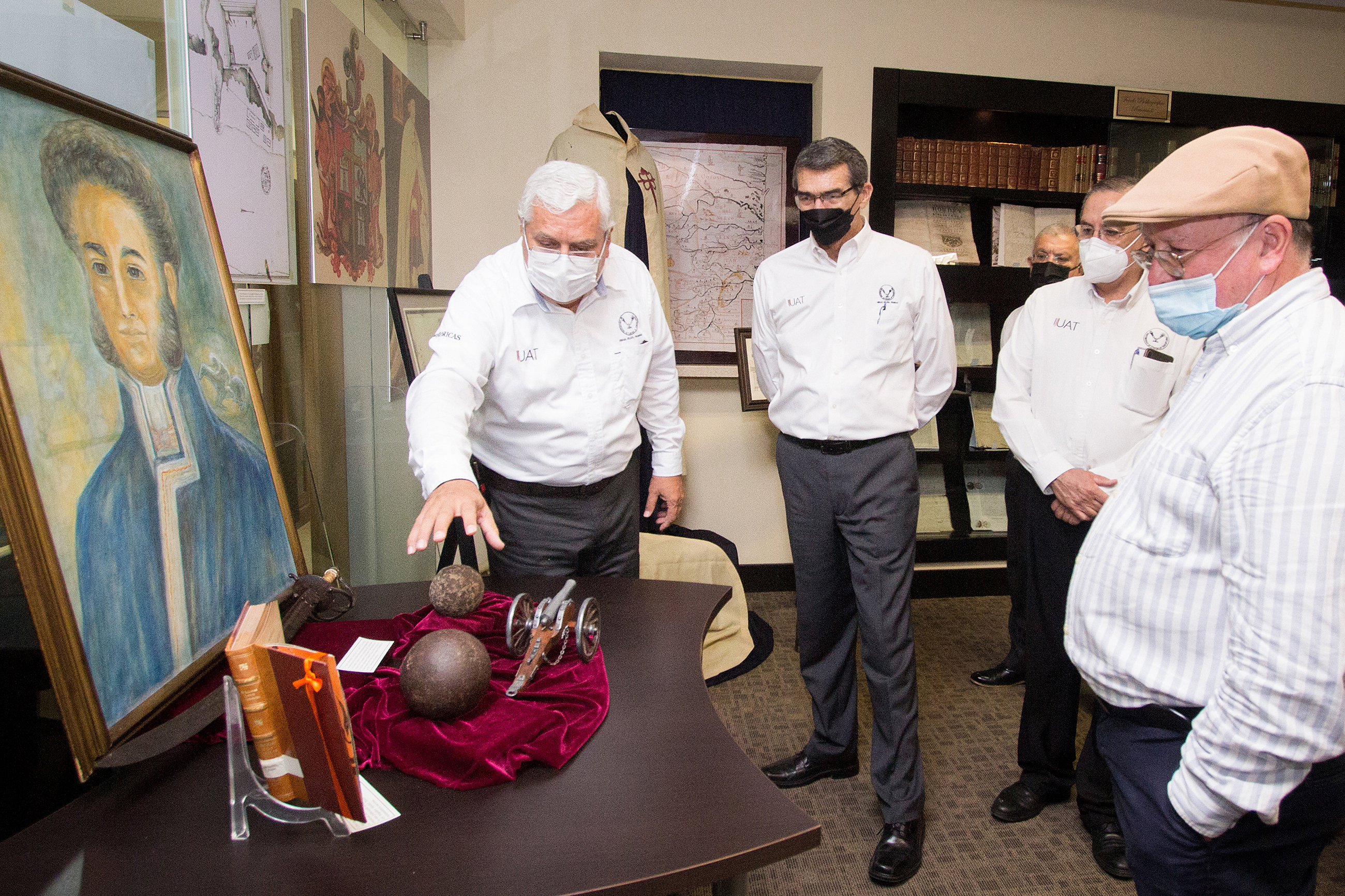 Inauguran exposición “200 años de Independencia de México”