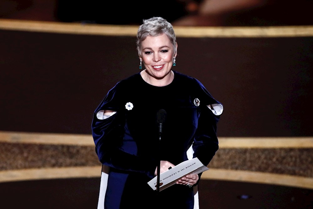 Olivia Colman y Josh O’Connor ganan el Emmy de interpretación por “The Crown”