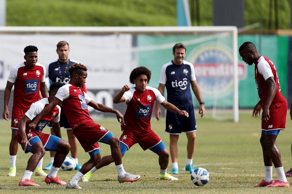 Panamá tendrá dos bajas por covid-19 para su duelo frente a México
