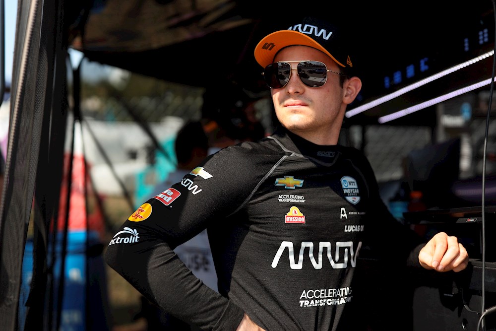 O’Ward abandona en Long Beach y allana el camino de Palou al título