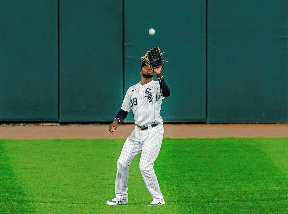 El cubano Luis Robert y el dominicano Eloy Jiménez dan un título a los Medias Blancas