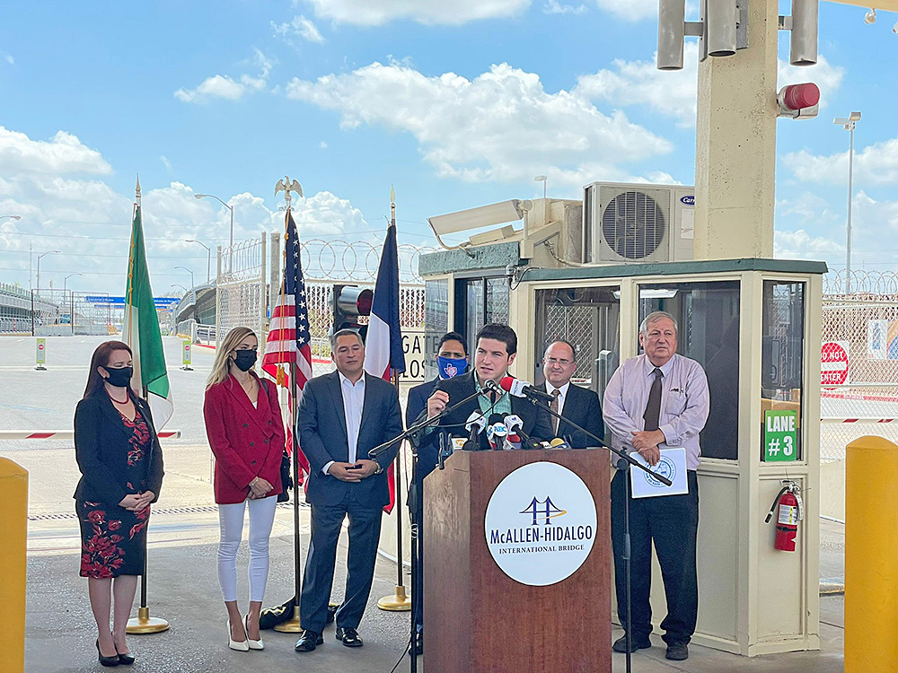 Vacunan a residentes de Nuevo León en Hidalgo promovido por gobernador electo