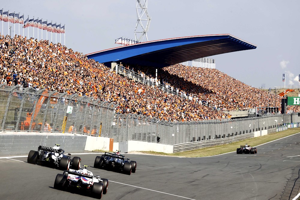 Sergio Pérez:  “Fue increíble pilotar en este circuito de la vieja escuela”