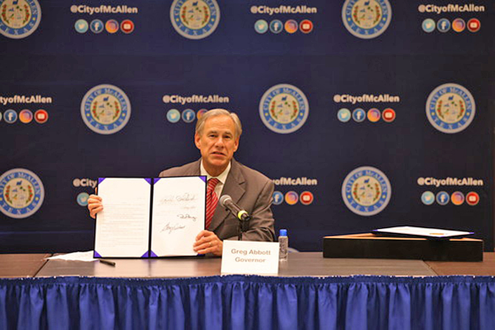 El gobernador Abbott promulgó legislación contra el contrabando de personas