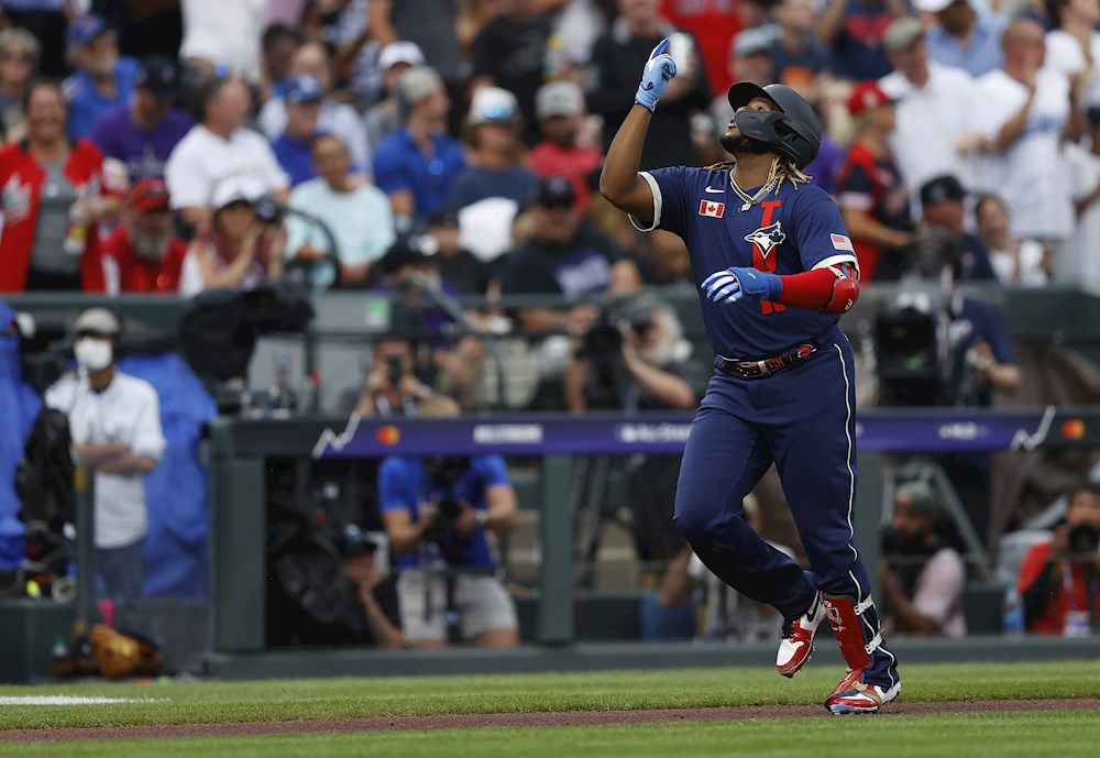 Vladimir Jr. llega a los 45 cuadrangulares y es nuevo líder solitario