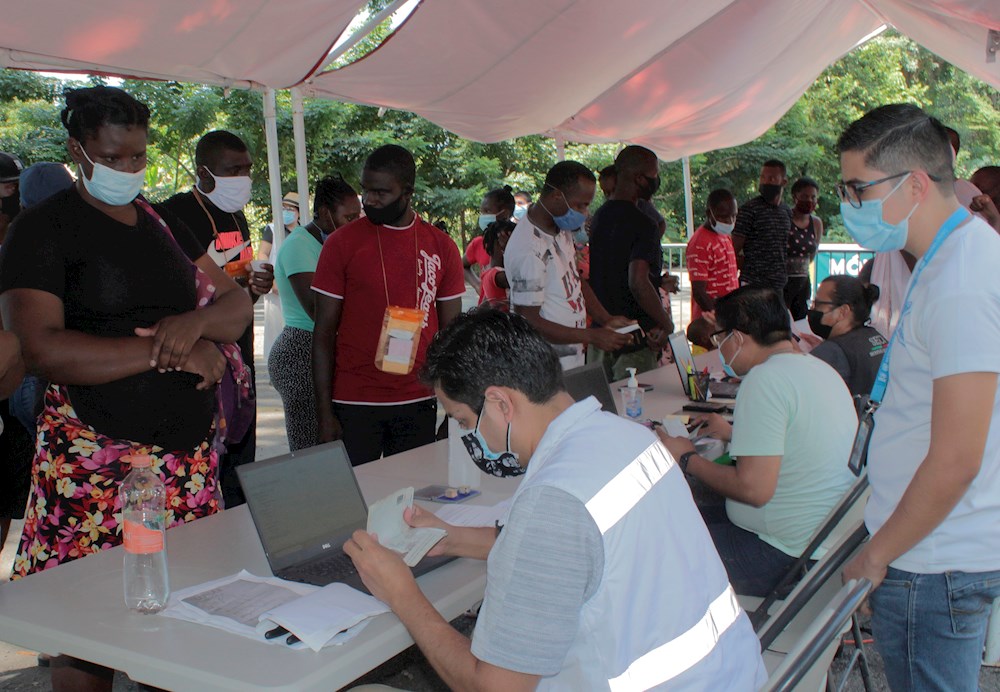 Habilitan un estadio para atender solicitudes de refugio en el sur de México