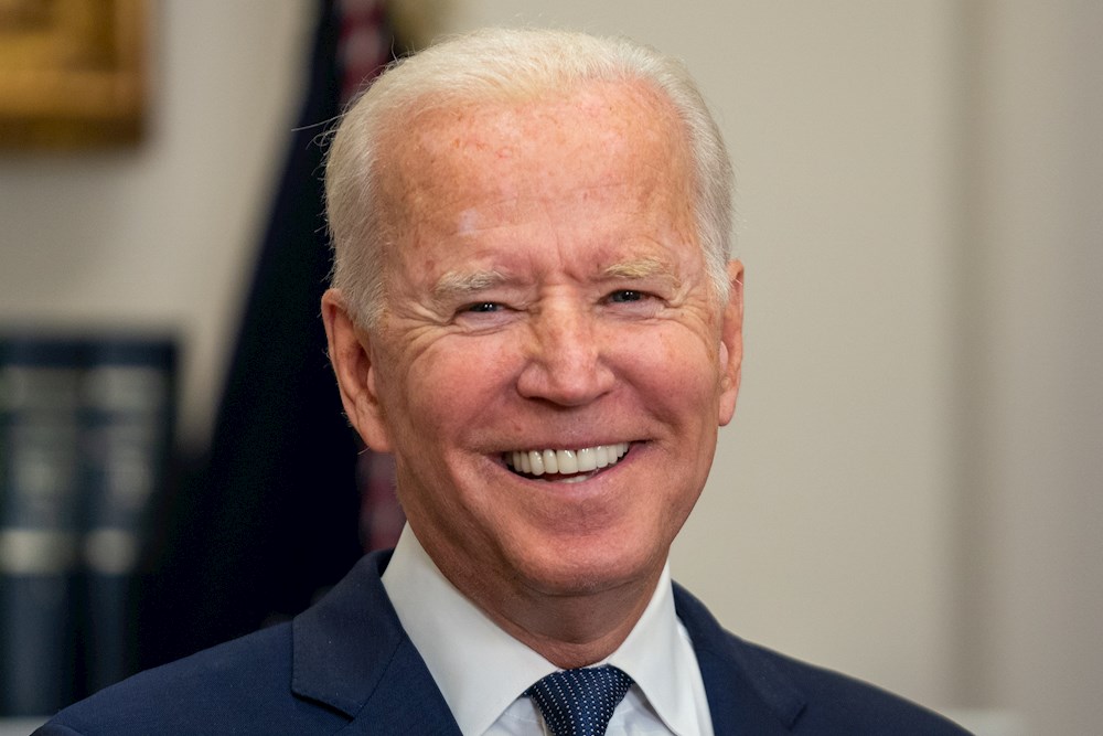 Biden pierde 10 puntos entre los votantes hispanos
