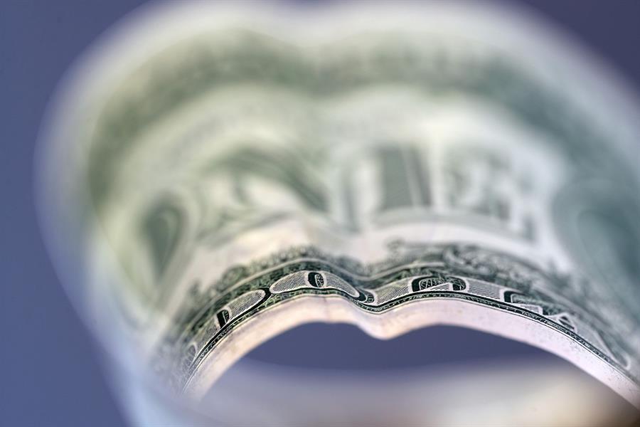 El peso mexicano se deprecia 1,79 % y se sitúa en 20,42 unidades por dólar