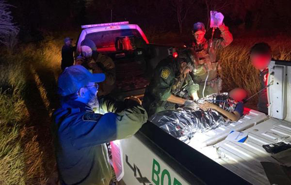 Inmigrante da a luz en la rivera del Río Bravo nada más cruzar la frontera