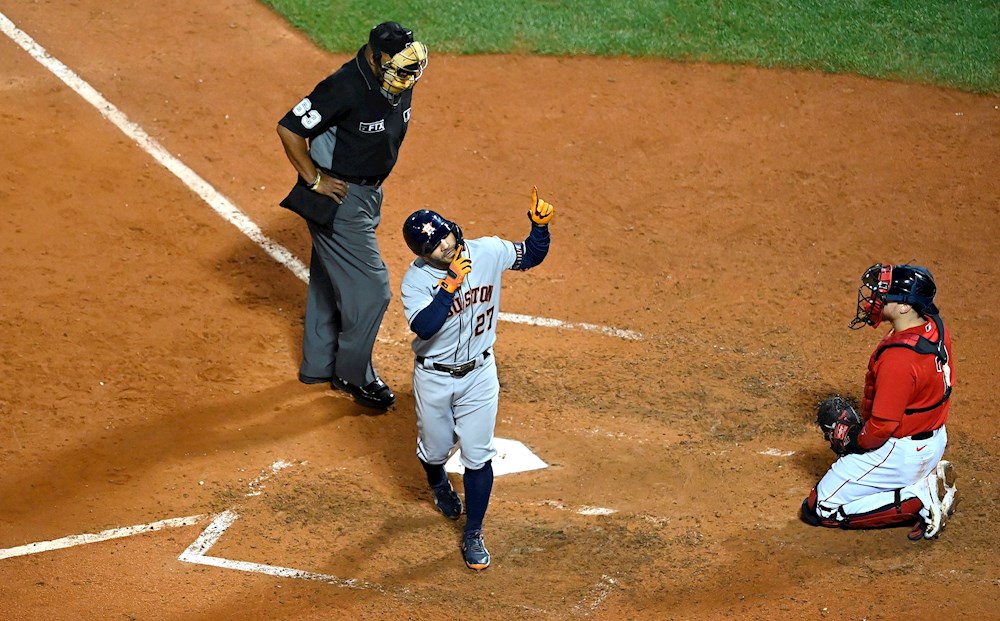 Altuve engrandece su figura supera a Jeter en jonrones durante playoffs