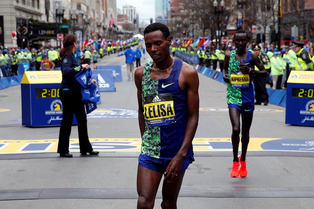 Boston regresa con menos corredores, más divisiones y mascarillas