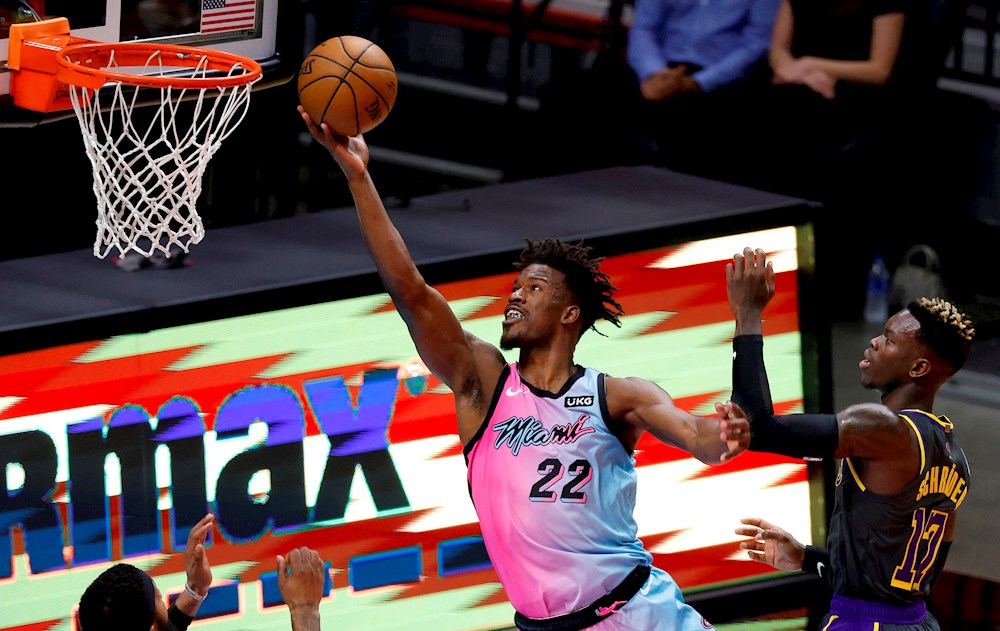 107-90. Butler y Adebayo permiten a Miami lograr una cómoda victoria
