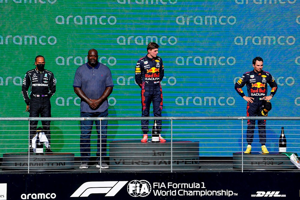 ‘Checo’ Pérez, diezmado y sin sistema del agua: “fue difícil mantenerme”