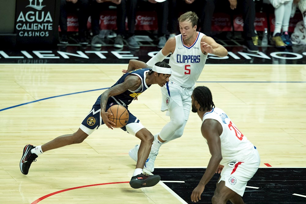 116-86. Kennard, líder de Clippers en la primera victoria de la temporada