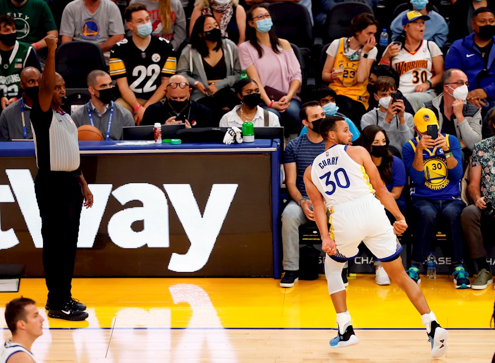 115-113. Stephen Curry anota 45 puntos en triunfo Warriors ante los Clippers