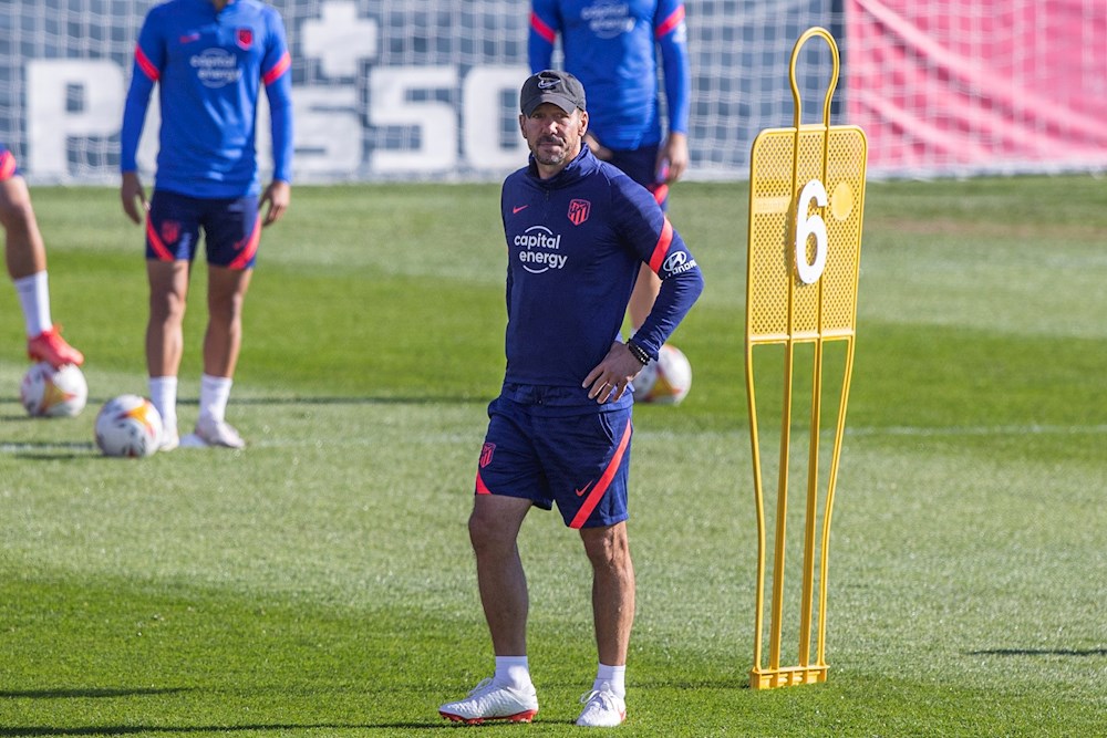 El mexicano Herrera apunta al once del Atlético ante el Levante