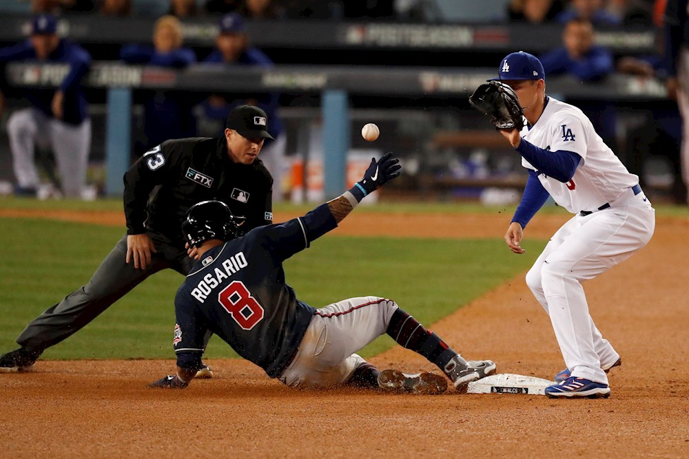 11-2. Taylor pega tres jonrones y mantiene a los Dodgers con vida