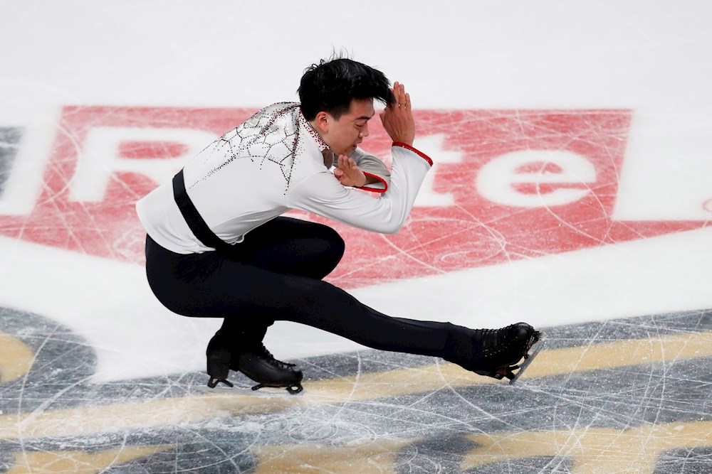 El estadounidense Zhou gana su primera medalla de oro en el Grand Prix de ISU