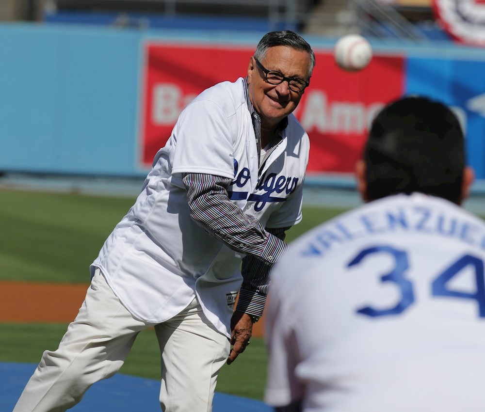 El legendario narrador latino de los Dodgers Jaime Jarrín anuncia su retiro