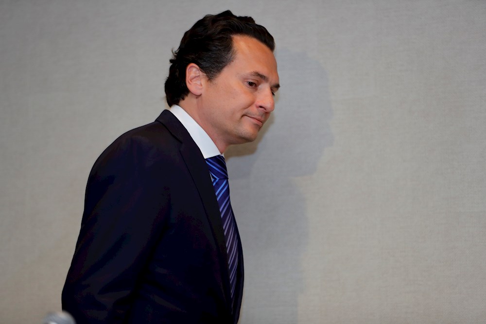 Fiscalía dice que el exdirector de Pemex sigue “procesado” pese a estar libre