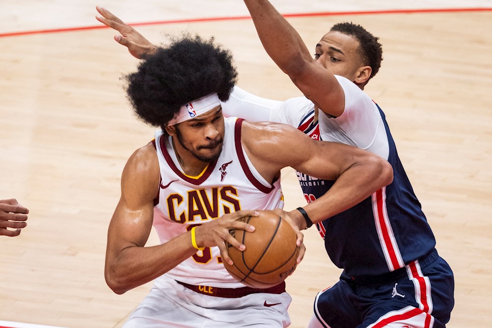 110-113. Jarrett Allen impone dominio en el juego interior y los Cavaliers se imponen a los Hornets
