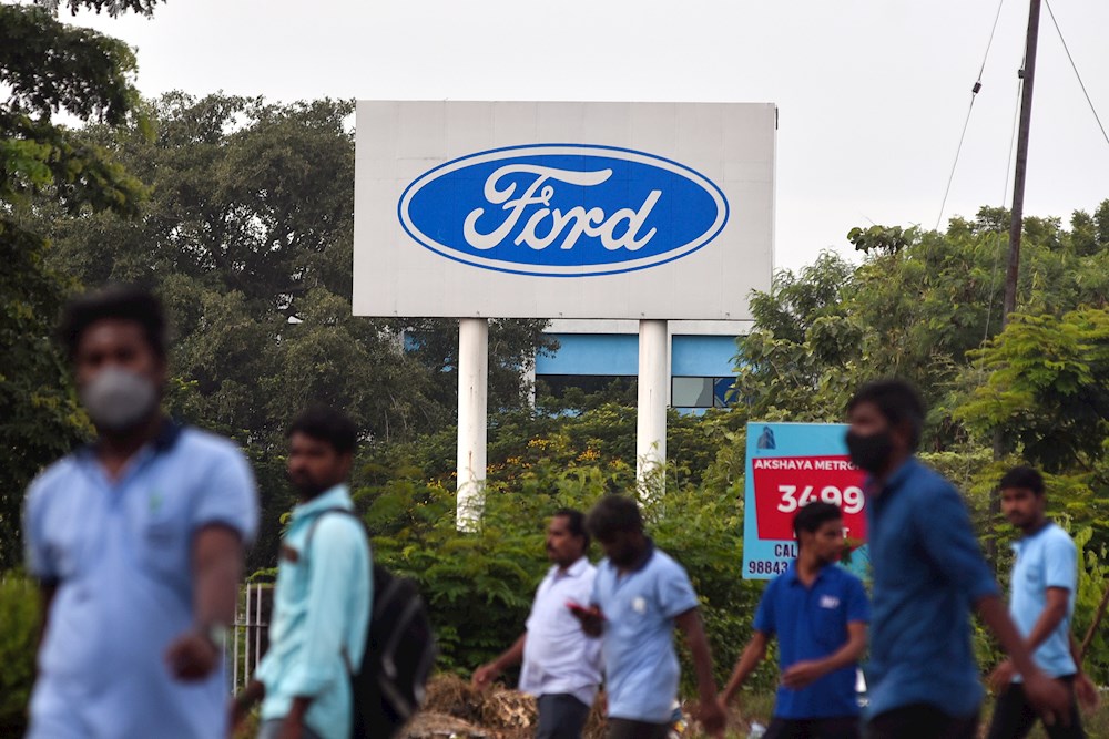 GM, Ford y Stellantis retrasan la vacunación obligatoria para sus empleados