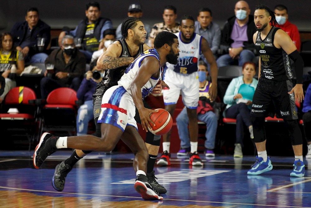 El Fuerza Regia de Casalánguida vence a Astros y aumenta ventaja en la final