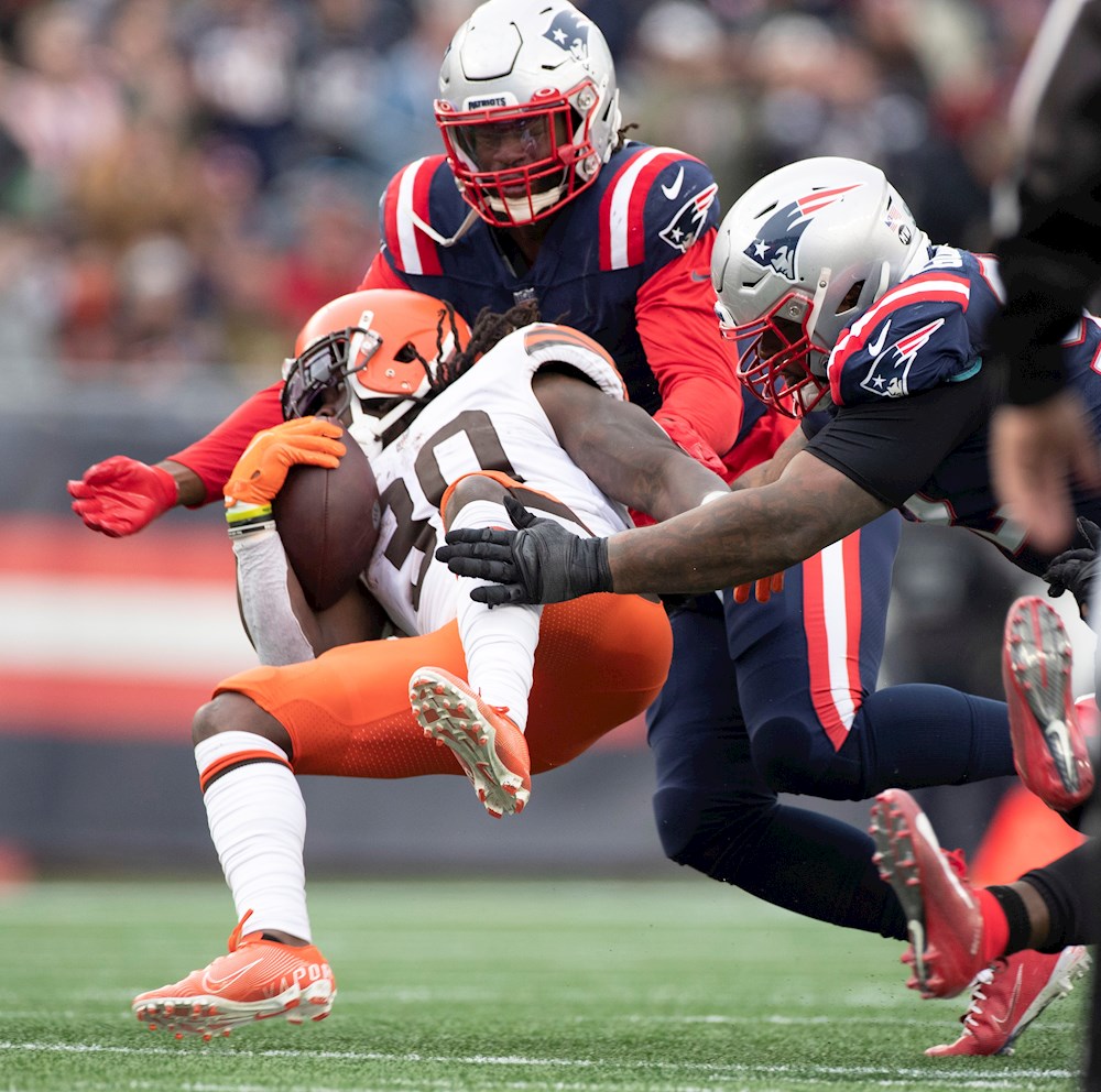 45-7. Jones y Stevenson, figuras en el triunfo de los Patriots