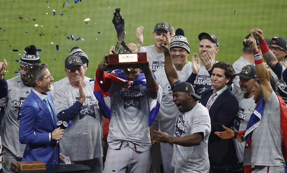 El cubano Soler, héroe de los Bravos, Jugador Más Valioso y campeón de la Serie Mundial