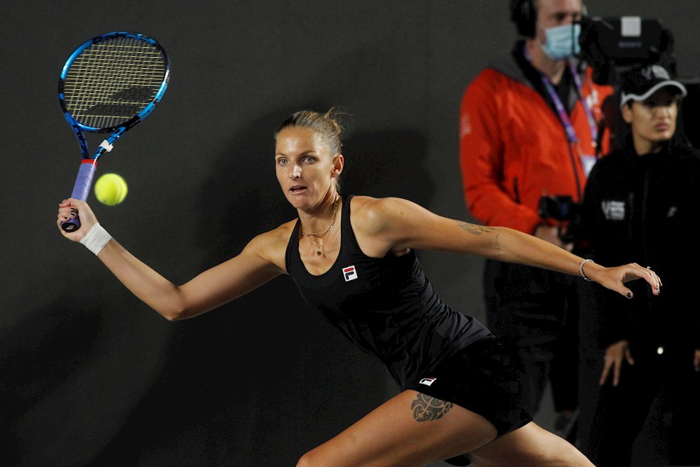 La checa Pliskova vence a Muguruza en un duro partido en la WTA finals
