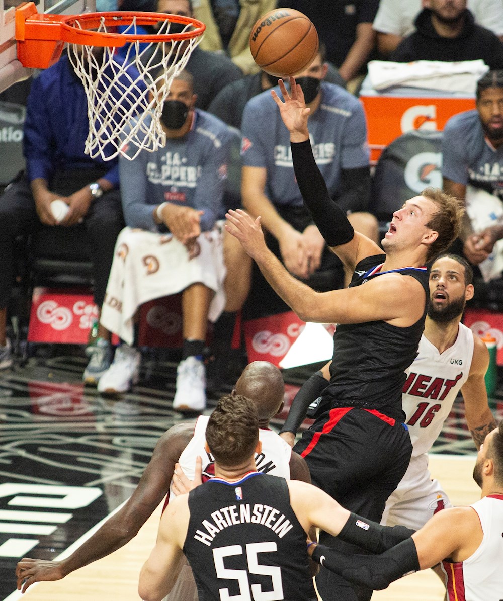 112-109: Los Clippers sin Ibaka suman ante los Heat su sexta victoria seguida