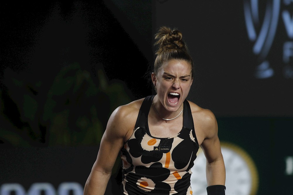 La griega Sakkari derrota a Sabalenka y accede a las semifinales del WTA Finals