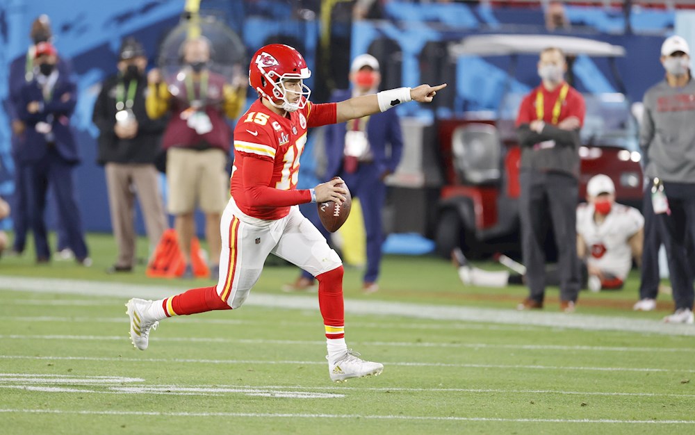 14-41. Ante los Raiders, Mahomes conduce el triunfo de los Chiefs que dominan su División
